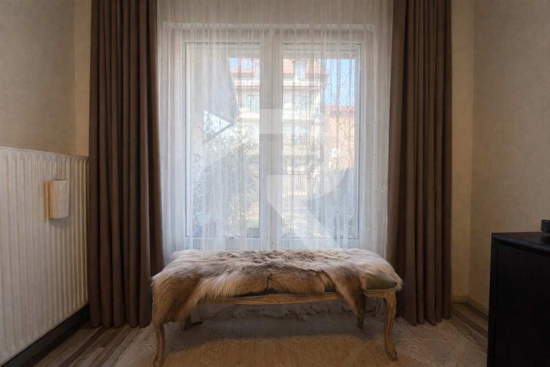 Casă spațioasă cu curte proprie  3 camere + birou  Dobroești – Șoseaua Fundeni 