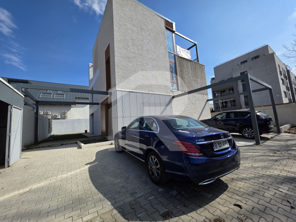 Vilă Modernă P+2E în Pipera – Spațiu, Confort și Terasa Panoramică