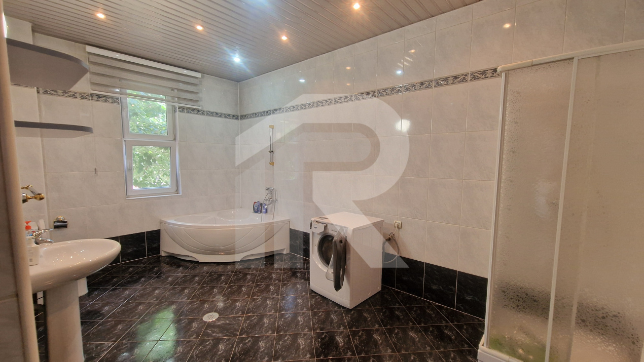 Vila individuala , B-dul Pieptanari !