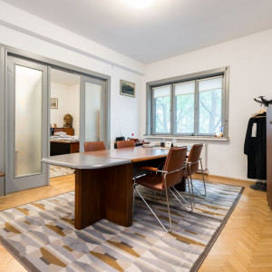 Apartament 3 camere pentru investiție 